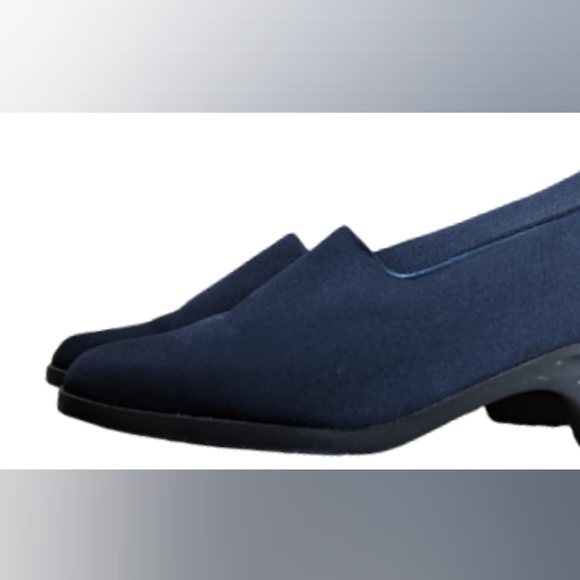 EUC Expressions footwear navy slide on closed toe comfy heels stretch upper - Picture 3 of 8